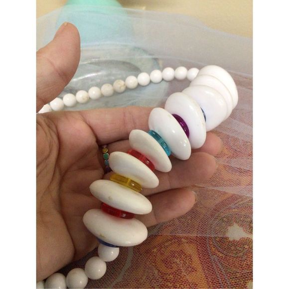 Vintage Retro 1960’s Plastic Lucite Necklace White Multi 18” - Picture 4 of 9
